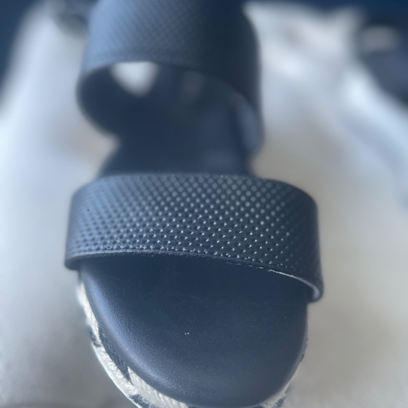 Kelly & Katie amazing comfortable black and white sandals sz 7 US - Picture 6 of 6